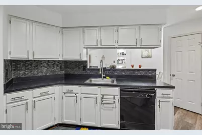4046 Chetham Way, Woodbridge, VA 22192 - Photo 15