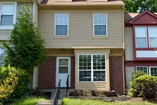 18028 Olde Port Ln, Triangle, VA 22172 - Photo 1