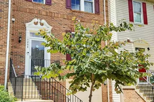16808 Capon Tree Ln, Woodbridge, VA 22191 - Photo 3