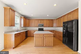 8309 Double Eagle St, Gainesville, VA 20155 - Photo 21