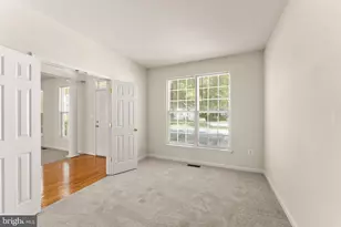 8309 Double Eagle St, Gainesville, VA 20155 - Photo 9