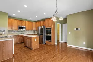 18483 Quantico Gateway Dr, Triangle, VA 22172 - Photo 11