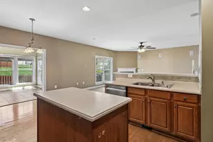 18483 Quantico Gateway Dr, Triangle, VA 22172 - Photo 9