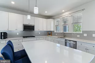 17713 Longspur Cove Ln, Dumfries, VA 22026 - Photo 15
