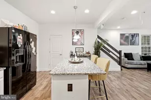 14848 Mason Creek Cir, Woodbridge, VA 22191 - Photo 15