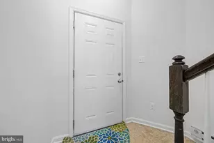7458 Brunson Cir, Gainesville, VA 20155 - Photo 3