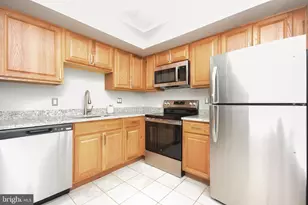 8853 Teakwood Ct, Manassas, VA 20109 - Photo 7