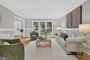 2893 Chevoit Hill Ct, Woodbridge, VA 22191 - Photo 13