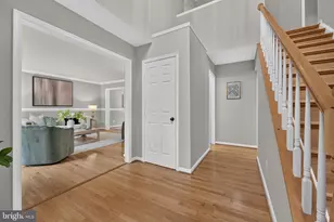 2893 Chevoit Hill Ct, Woodbridge, VA 22191 - Photo 9