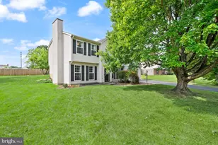 5793 Rockcliff Ln, Woodbridge, VA 22193 - Photo 3