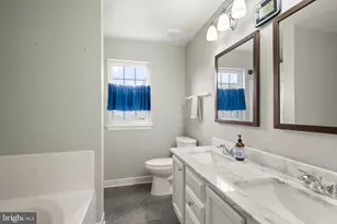 5793 Rockcliff Ln, Woodbridge, VA 22193 - Photo 15