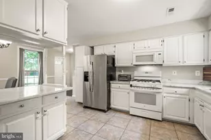5793 Rockcliff Ln, Woodbridge, VA 22193 - Photo 7