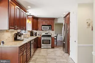 8213 Crackling Fire Dr, Gainesville, VA 20155 - Photo 17
