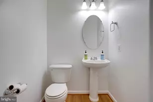 9081 Falcon Glen Ct, Bristow, VA 20136 - Photo 17