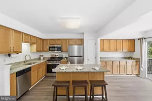 9041 Falcon Glen Ct, Bristow, VA 20136 - Photo 3