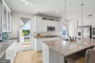 4014 Shire Meadow Ln, Triangle, VA 22172 - Photo 11