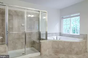 3401 Eagle Ridge Dr, Woodbridge, VA 22191 - Photo 13
