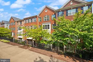 2289 Kew Gardens Dr, Woodbridge, VA 22191 - Photo 1