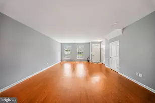 9326 Alvyn Lake Cir, Bristow, VA 20136 - Photo 5