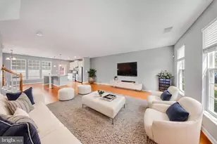 9326 Alvyn Lake Cir, Bristow, VA 20136 - Photo 3