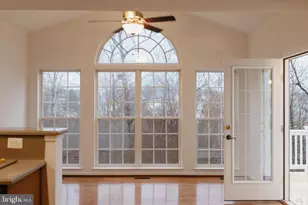18061 Camdenhurst Dr, Gainesville, VA 20155 - Photo 3