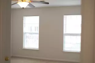 18061 Camdenhurst Dr, Gainesville, VA 20155 - Photo 13