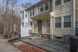 3829 Salemway Ct, Woodbridge, VA 22192 - Photo 3