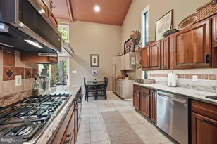 12313 Beechnut Ct, Woodbridge, VA 22192 - Photo 3