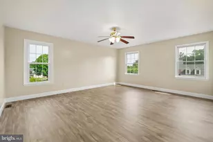 16069 Olmstead Ln, Woodbridge, VA 22191 - Photo 3