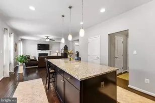 12380 Southington Dr, Woodbridge, VA 22192 - Photo 11