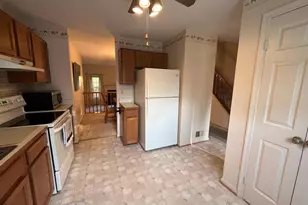 11531 Hill Meade Ln, Woodbridge, VA 22192 - Photo 5