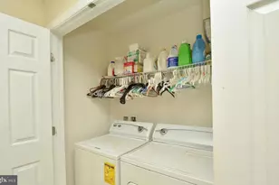 2454 Battery Hill Cir, Woodbridge, VA 22191 - Photo 13