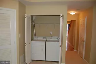4081 Cressida Pl, Woodbridge, VA 22192 - Photo 5