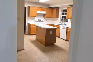 15731 Pierre Ct, Woodbridge, VA 22193 - Photo 11