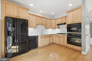 8928 Brewer Creek Pl, Manassas, VA 20109 - Photo 13