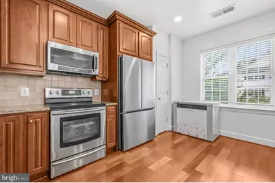 15241 Royal Crest Drive #202, Haymarket, VA 20169 - Photo 13