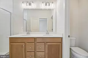 18018 Alicia Ave, Dumfries, VA 22026 - Photo 11