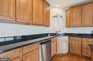 6311 Iris Meadow Ln, Haymarket, VA 20169 - Photo 15