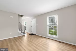 5685 Saffron Ln, Woodbridge, VA 22193 - Photo 5
