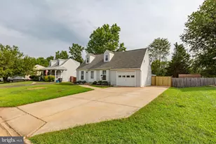 5685 Saffron Ln, Woodbridge, VA 22193 - Photo 39