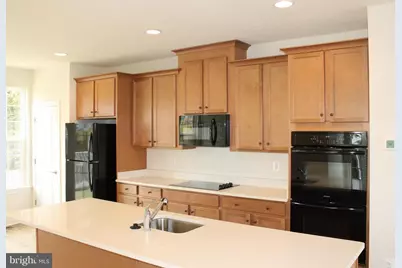 10665 Hinton Way, Manassas, VA 20112 - Photo 11