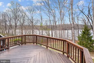 11513 Hill Meade Ln, Woodbridge, VA 22192 - Photo 33