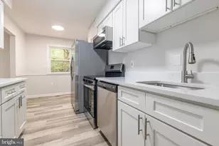 14585 Earlham Ct, Woodbridge, VA 22193 - Photo 5