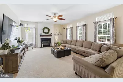 13621 Heritage Farms Drive, Gainesville, VA 20155 - Photo 27