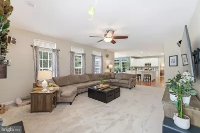 13621 Heritage Farms Drive, Gainesville, VA 20155 - Photo 33