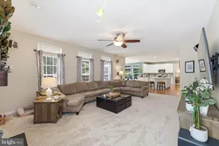 13621 Heritage Farms Dr, Gainesville, VA 20155 - Photo 33