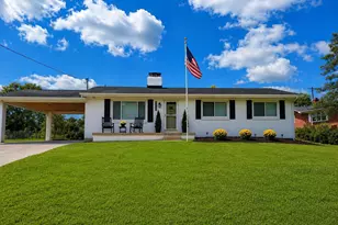 7704 Huron Dr, Gainesville, VA 20155 - Photo 1