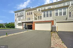 10613 Bristow Station Dr, Bristow, VA 20136 - Photo 33