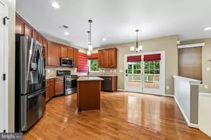 5863 Tulloch Spring Ct, Haymarket, VA 20169 - Photo 9