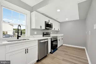 1800 Fort Pulaski Ct, Dumfries, VA 22026 - Photo 9